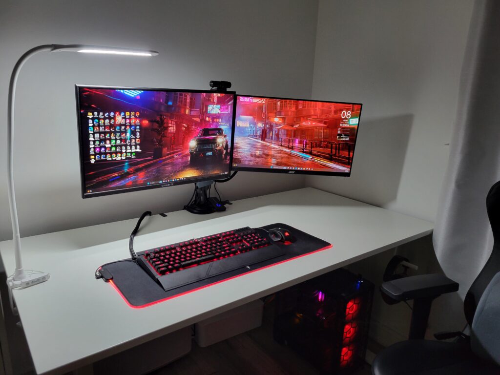 Just gained Freedom to set up my own Battlestation. 😊 Just gained Freedom to set up my own Battlestation. 😊