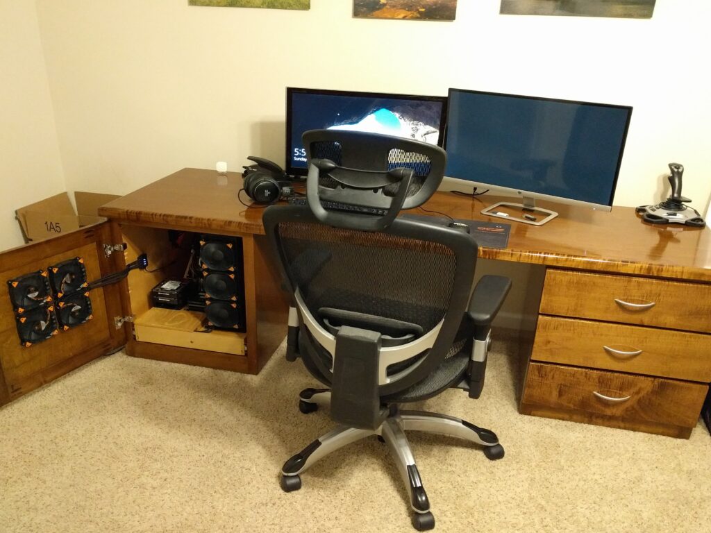 I Built A Computer Desk With A Built In Computer That Looks Like A Traditional Desk