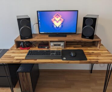 My minimalist battlestation :)