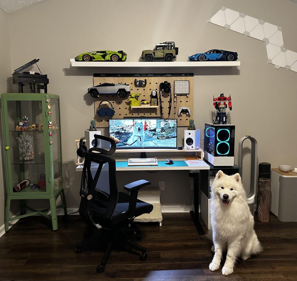 Casper wanted to show you guys his battle station