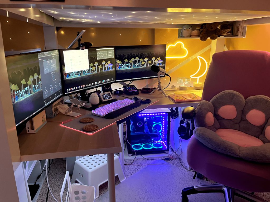 My room flooded, this is the loft battlestation re-build 🤞