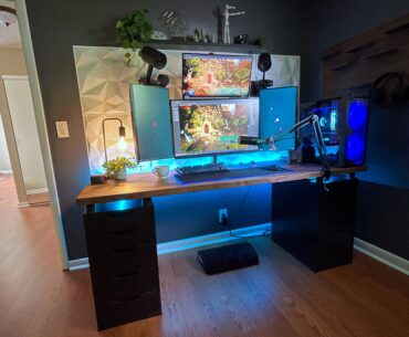 After 3 weeks of renovations and moving, I have finally completed my new setup