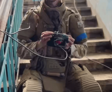 TechDecker at work blowing up shit in Eastern Ukraine