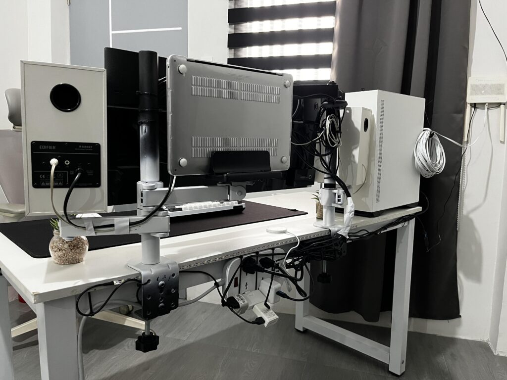 Here’s how I mounted my speakers. Here’s how I mounted my speakers.