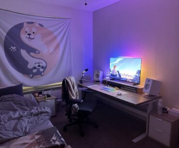 Got sick of sterile all white/black minimalism. decided to get some personality.