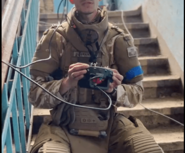 Real Life Cyberpunk: Ukrainian piloting a DIY attack drone with his cyberdeck and goggles