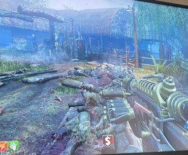 Anyone know the reason my Wonderwaffe looks like this? It’s looked like this the past few times I’ve gotten it (BO3, PS4 playing on PS5) there are no lighting effects and the bulbs are black