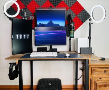 Set up mounted with the new PC! Really pleased with my cable management :D