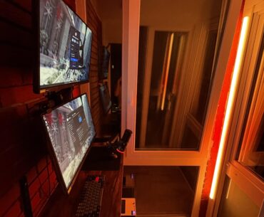 Mini brick/wood/glass battlestation, just finished and happy!