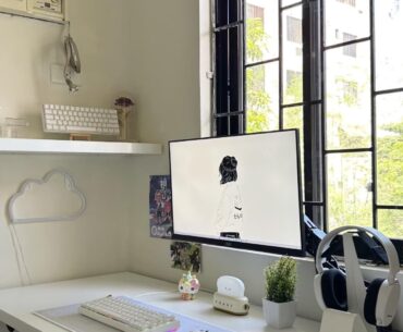 my white setup! should i add a monitor riser/shelf?