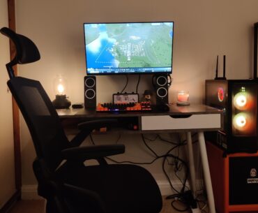 Cable management needs a re-do and I need a plant & some art but much happier after mounting my monitor.
