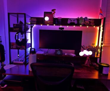I’ve been super depressed lately, but I managed to spend some time deep-cleaning my desk. A clean space can make a serious difference.
