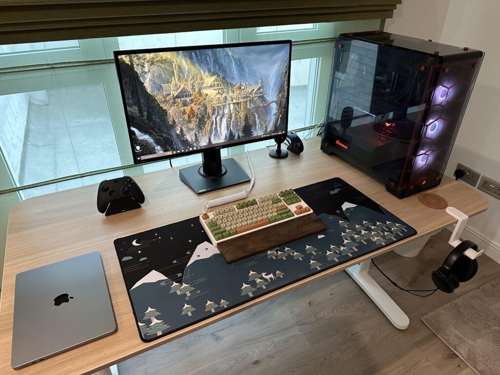 I’m conflicted, do I stick with my original plan and get a white Fractal North? Or could the black one work as well? I’m conflicted, do I stick with my original plan and get a white Fractal North? Or could the black one work as well?