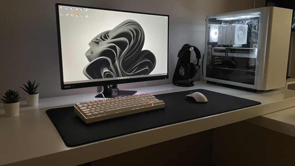 Gaming setup, almost finished (specs in comments)