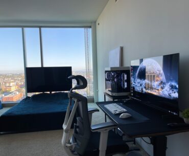 Picked up a C2 OLED 42" Its nuts coming from a IPS 27"