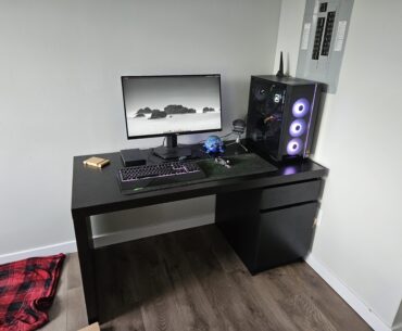 Moved into a new place over the weekend, just set up the rig