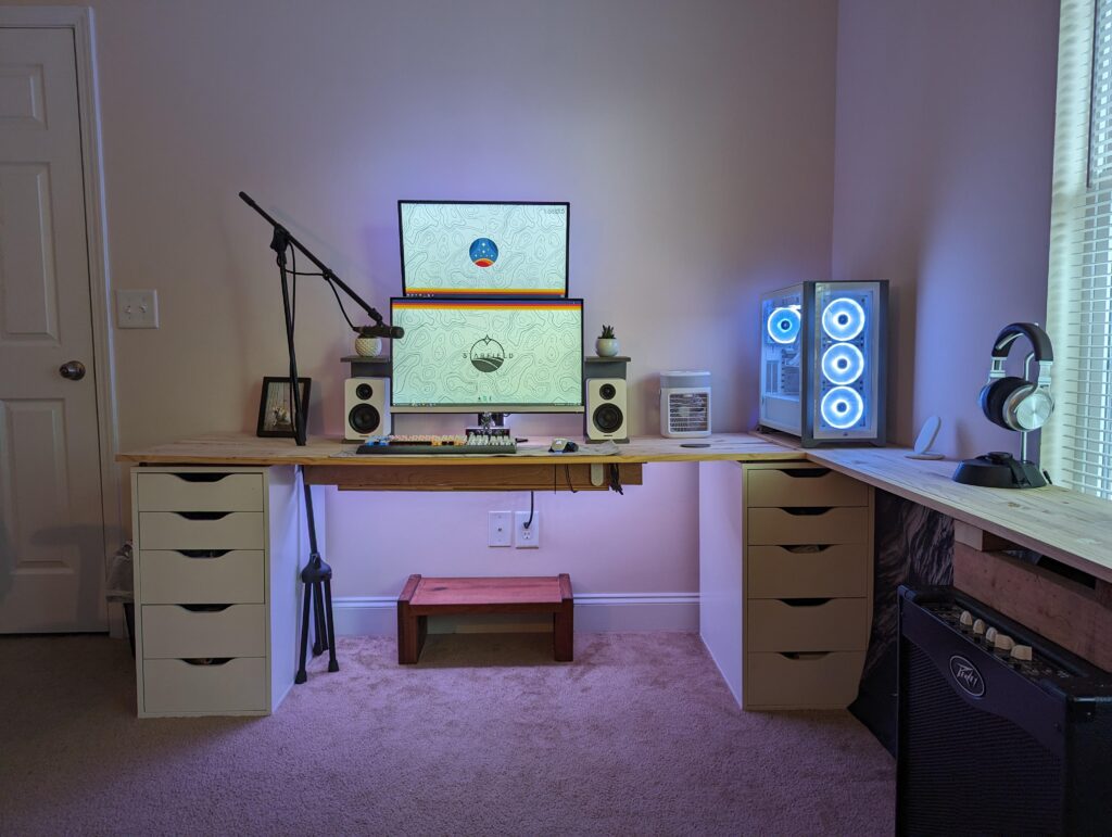 Finally finished my setup/guest room at my new place.