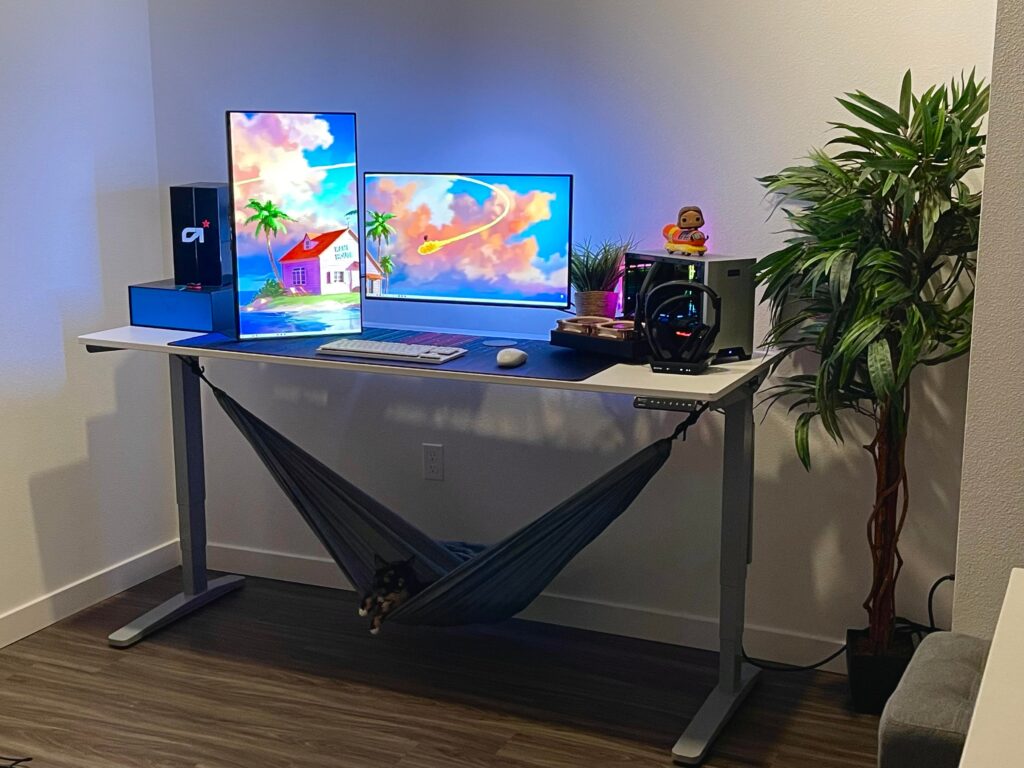 The battlestation is “finished”… Maybe..