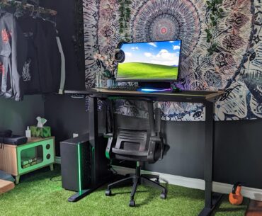 "Go touch grass" ಡ⁠ ͜⁠ ⁠ʖ⁠ ⁠ಡ
