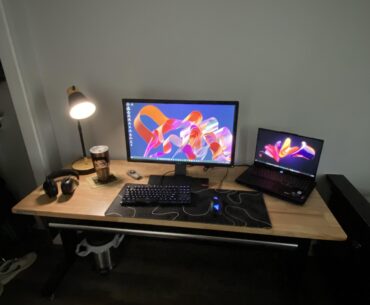 Got a new desk, nice to have some space around my desk!