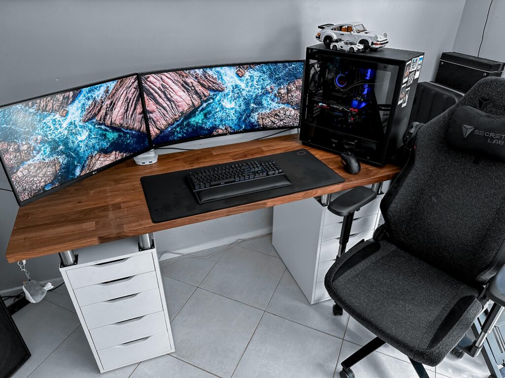 My ever-changing battlestation :)