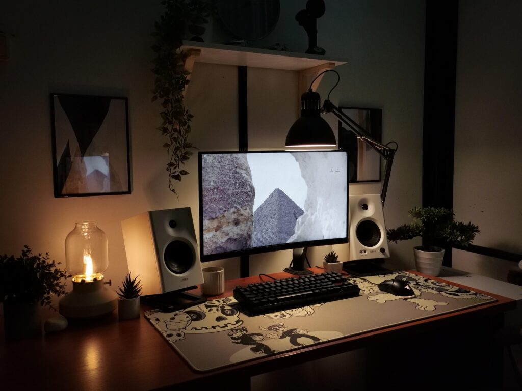 Ah yes, pyramids. And speaker stands, ofc