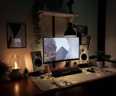 Ah yes, pyramids. And speaker stands, ofc