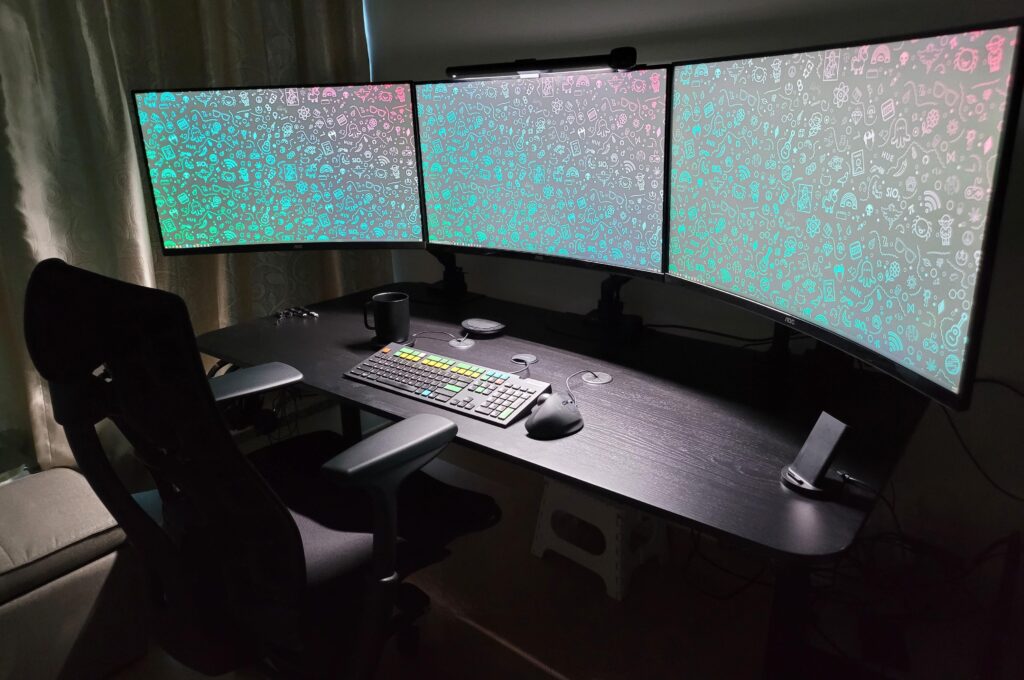 The I'm quitting if you tell me I have to go back to the office battlestation
