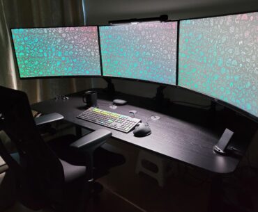 The I'm quitting if you tell me I have to go back to the office battlestation