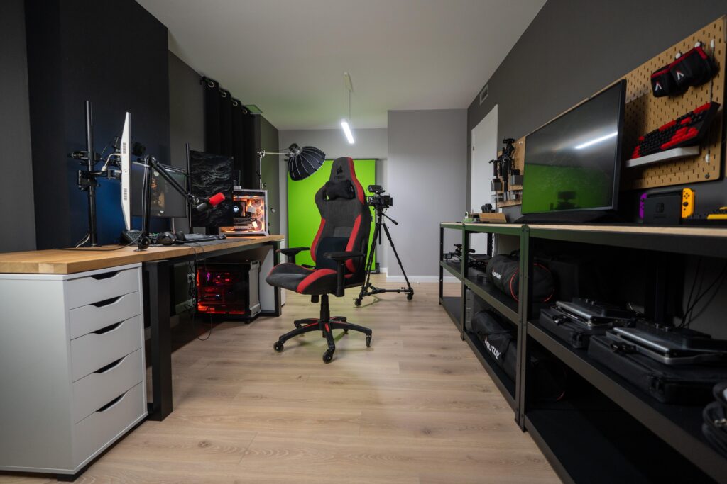 After moving to a new flat and joined two rooms... This is my new Home office, gaming, video, and photo studio.