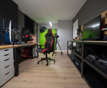 After moving to a new flat and joined two rooms... This is my new Home office, gaming, video, and photo studio.