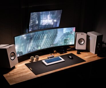 Just finished setting up my new desk and here it is
