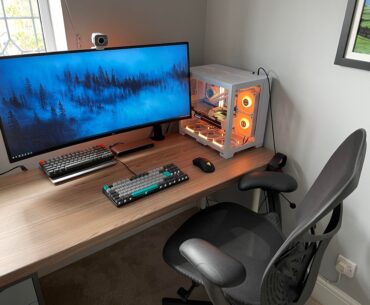 No retina burning LED lights all over the room. Just a simple setup on my end of the desk (shared with partner).