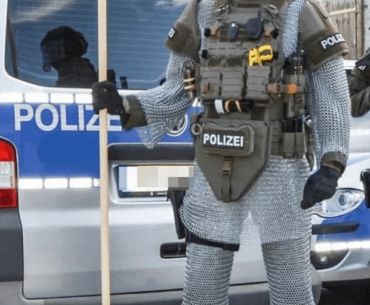 Kevlar, Chainmail & Quarterstaff - German policeman showing "new" anti-knife gear