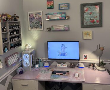Cleaned my desk today... inspired me to share! :) Happy Saturday!