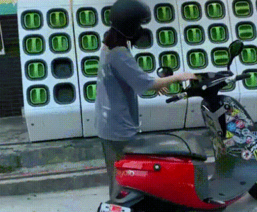 Electric scooter with swappable batteries in Taiwan