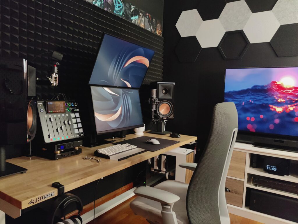 My productivity/gaming station :)