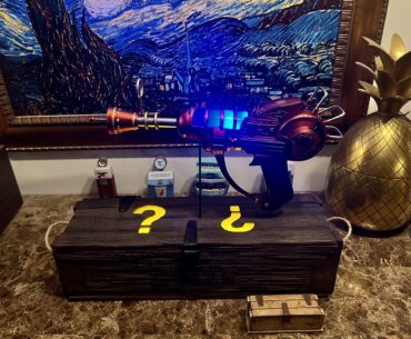 Ray Gun Statue