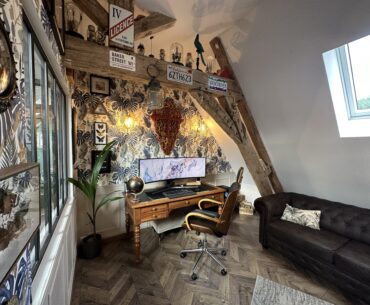 Cosy office/battle station