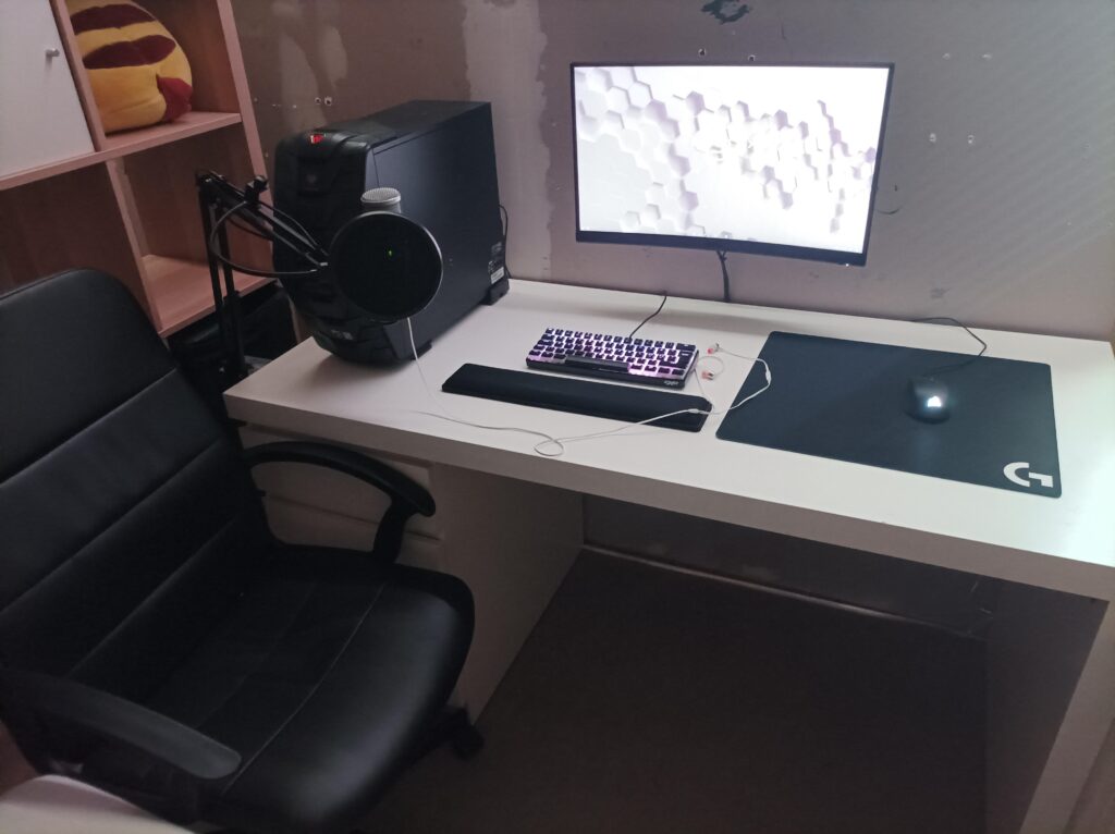 i got my older brothers desk and also bought a boom arm