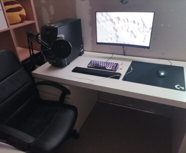 i got my older brothers desk and also bought a boom arm