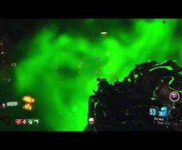 Der Riese/The Giant Glitch. Zombies stuck outside and less zombies spawn per/ round