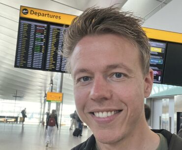 Streamer WackyJacky on the way to Riyadh, showmatch before the Grand Final?