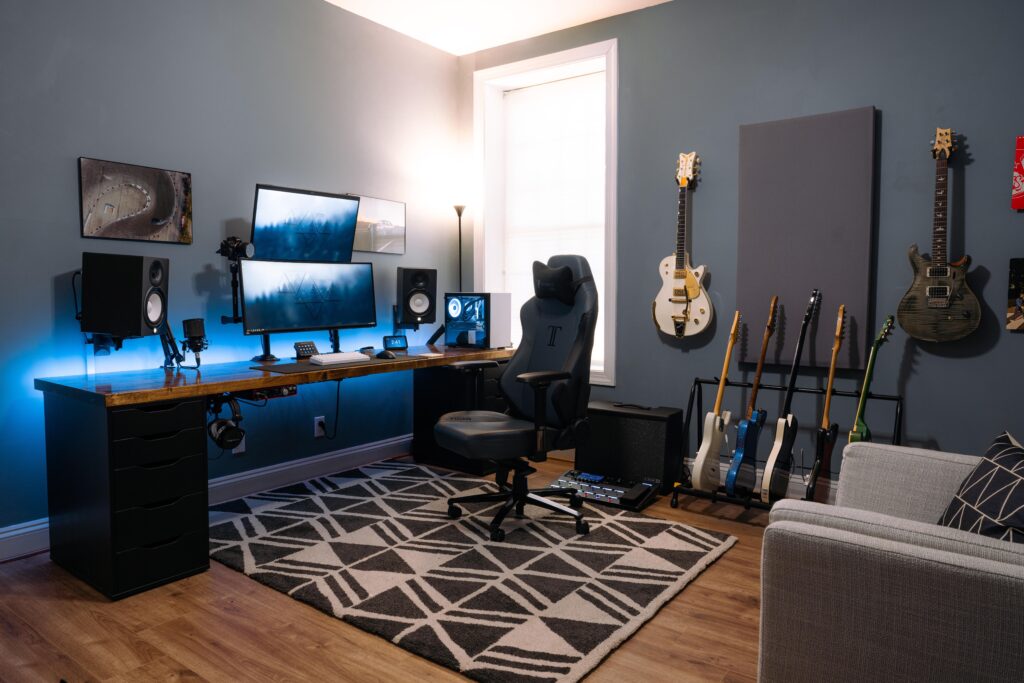 Finally cleaned up the studio :)