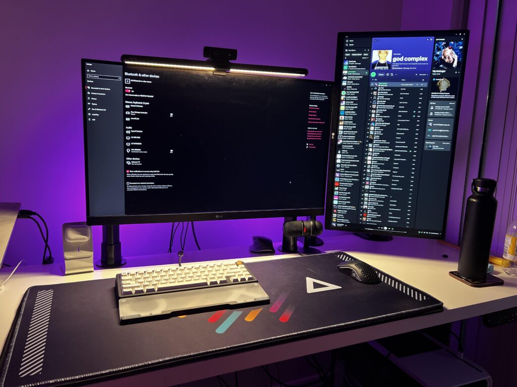 Finally upgraded to two monitors