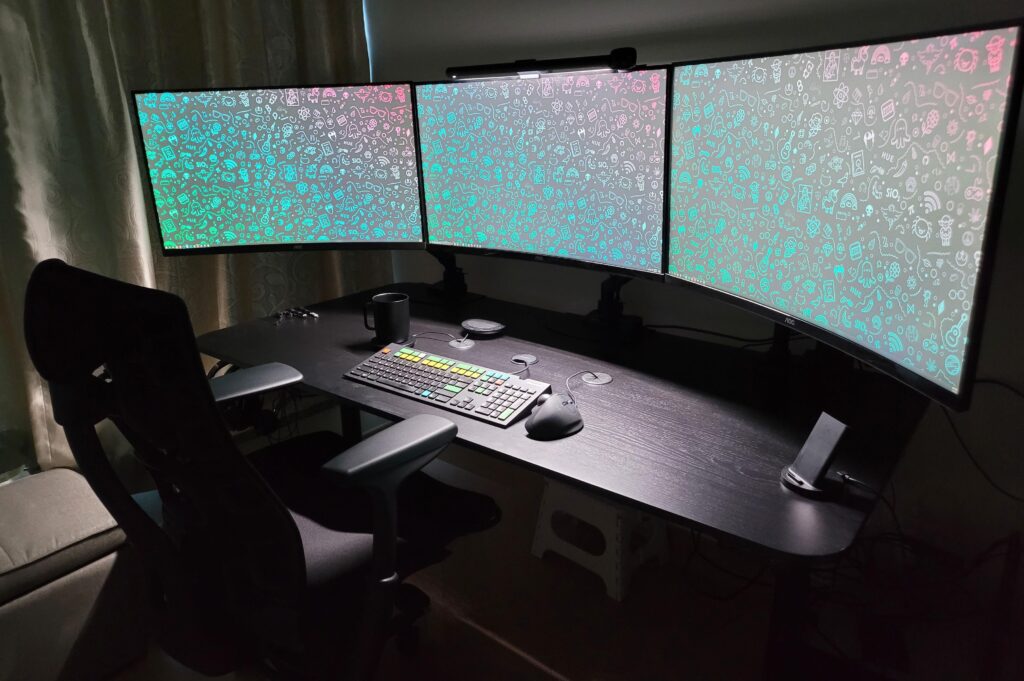 The I'm quitting if you tell me I have to go back to the office battlestation