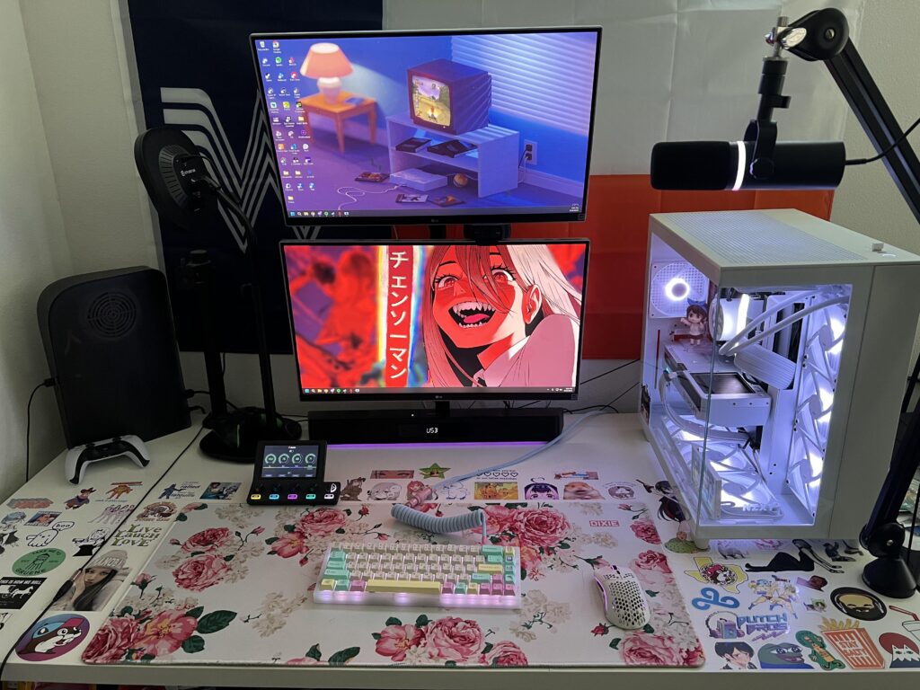 Pretty happy with how my setups come together so far. Just gotta snag some wider monitors.