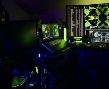 My cozy little netrunning den