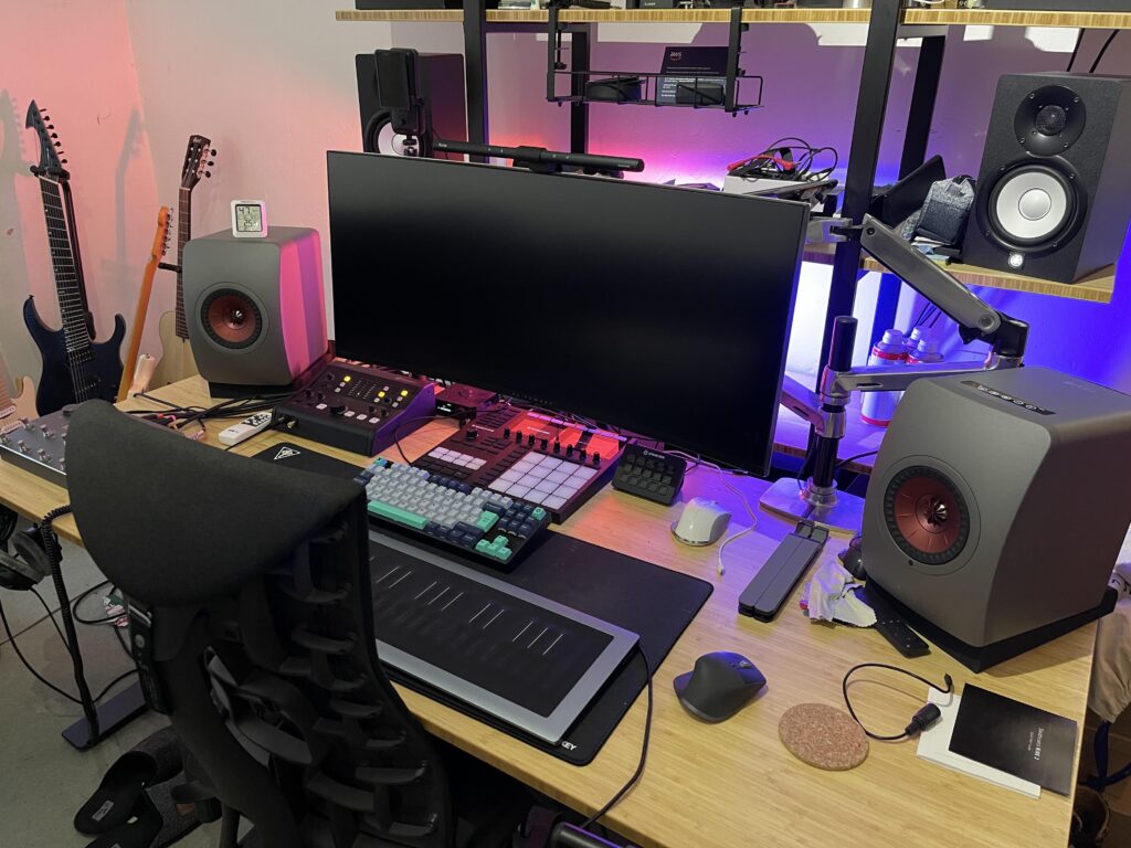 My home bedroom studio / office setup.