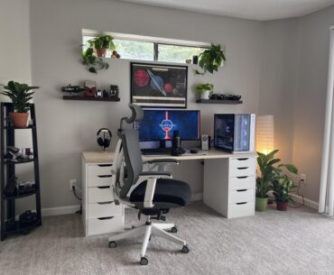 Finally settled in at our new place and got a whole room to myself.